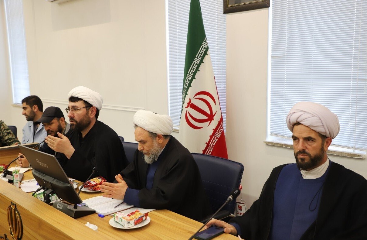 دیدار رئیس سازمان بسیج طلاب و روحانیون کشور با بسیجیان تبریز و تقدیر از خدمات امنیتی و جهادی آنان+ تصاویر
