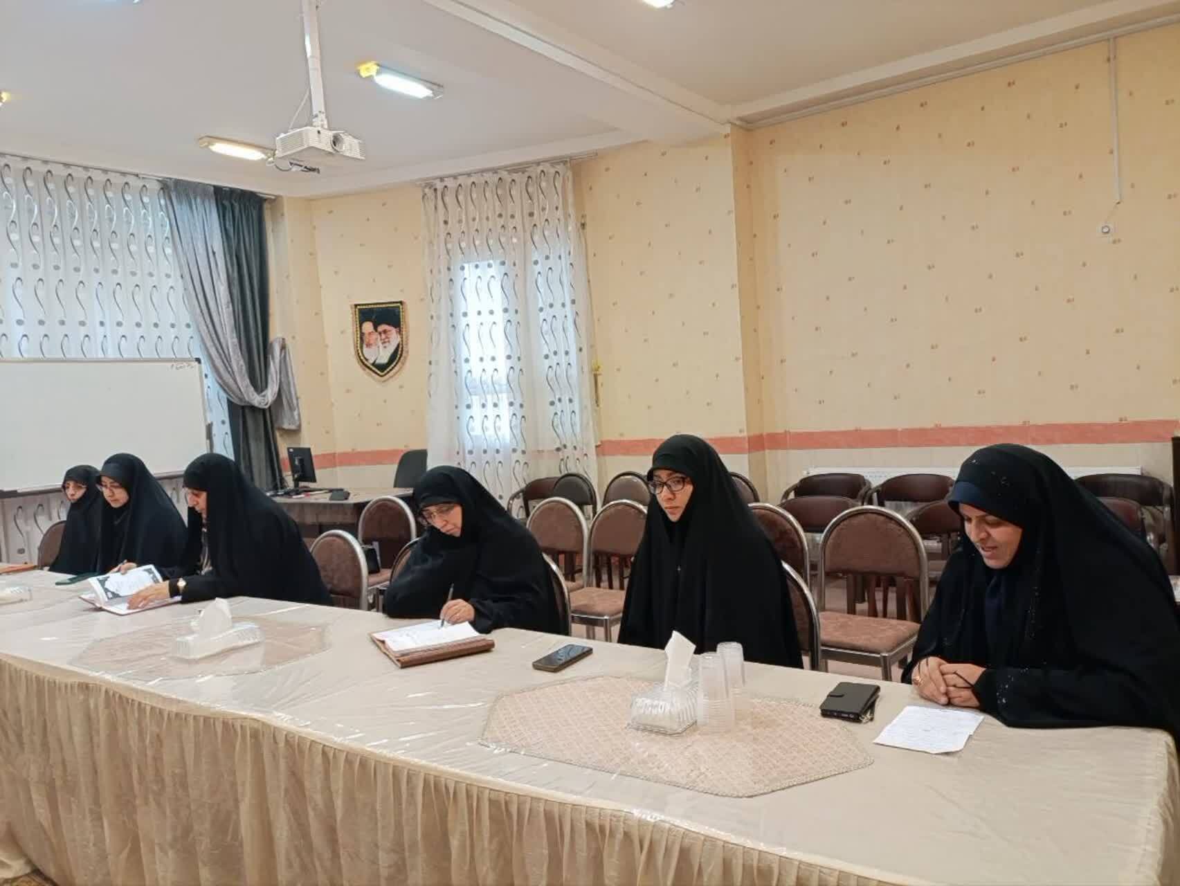 بازدید رئیس سازمان بسیج طلاب و روحانیون کشور از بسیج طلاب خواهران استان+ تصاویر
