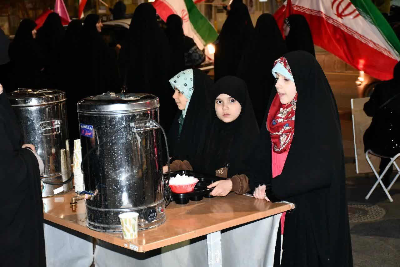 برپایی موکب حوزه علمیه خواهران آذربایجان شرقی در سهراهی گلگشت برپایی موکب حوزه علمیه خواهران آذربایجان شرقی در سهراهی گلگشت