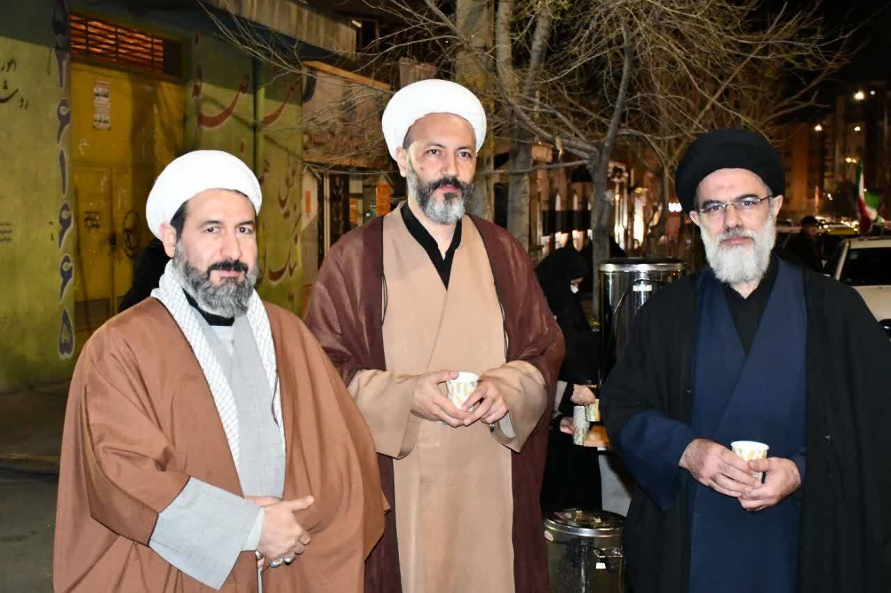 برپایی موکب حوزه علمیه خواهران آذربایجان شرقی در سهراهی گلگشت برپایی موکب حوزه علمیه خواهران آذربایجان شرقی در سهراهی گلگشت