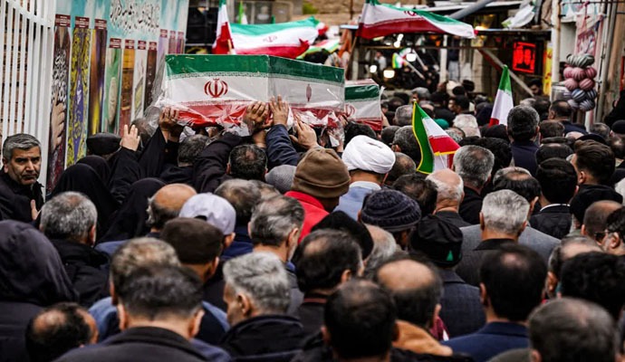 تشییع خانواده شهیدان میرزایی در مشهد اردهال کاشان + عکس تشییع خانواده شهیدان میرزایی در مشهد اردهال کاشان + عکس