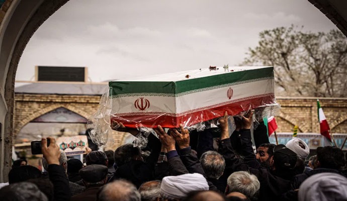 تشییع خانواده شهیدان میرزایی در مشهد اردهال کاشان + عکس تشییع خانواده شهیدان میرزایی در مشهد اردهال کاشان + عکس