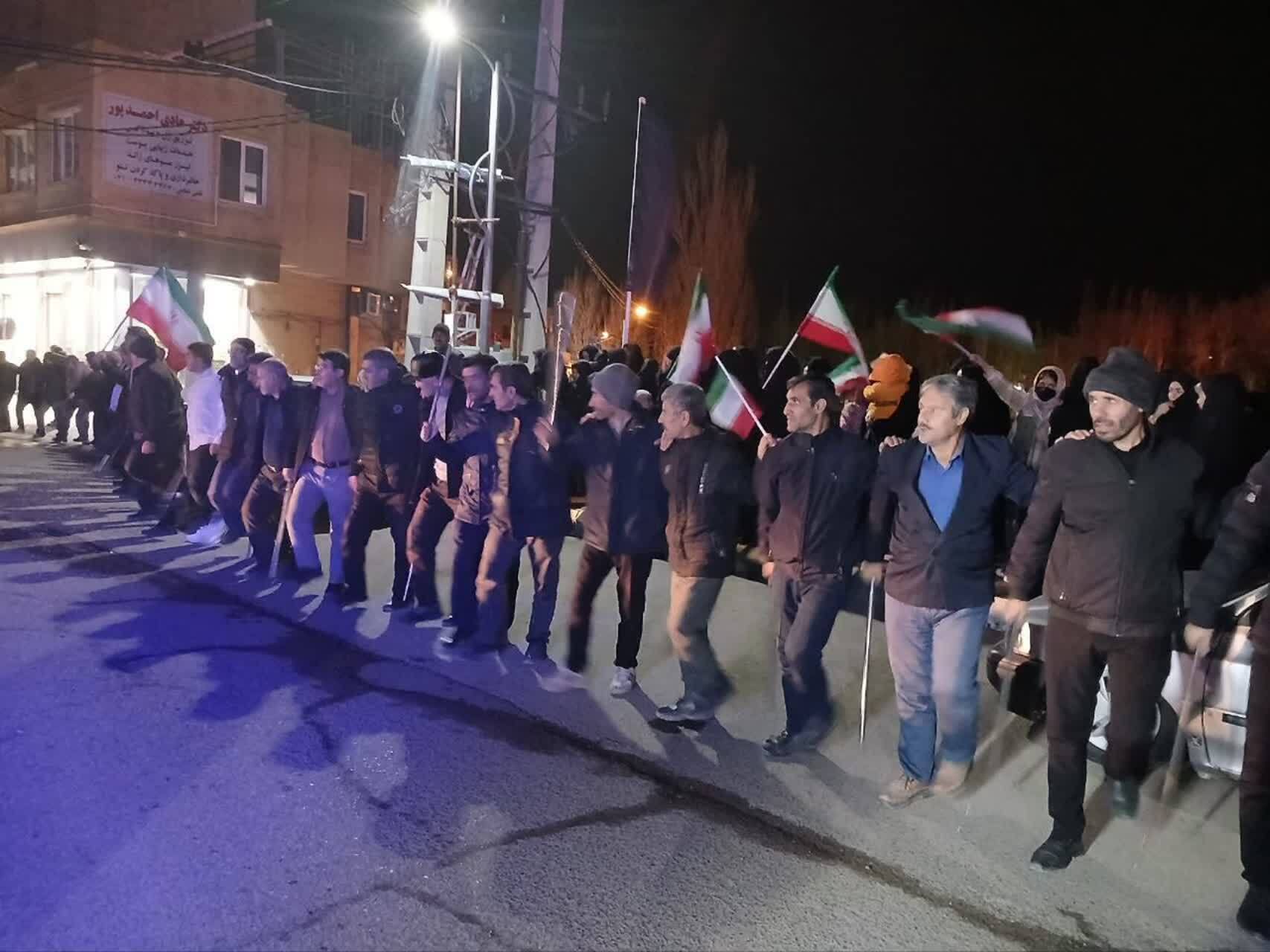 اجتماع پرشور مردم روستای آلانق بستانآباد در حمایت از انقلاب و تجدید بیعت با رهبری اجتماع پرشور مردم روستای آلانق بستانآباد در حمایت از انقلاب و تجدید بیعت با رهبری