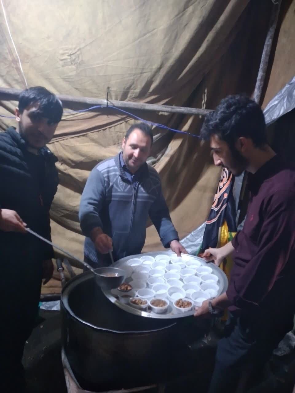 ادامه برپایی موکب سیدالشهدای انقلاب مدرسه علمیه امیرالمؤمنین+ تصاویر