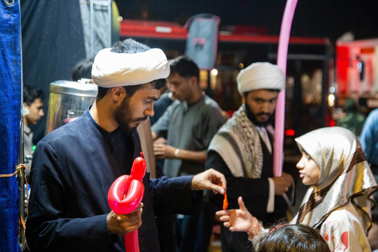 مم/حضور طلاب نوجوان در عرصه جهاد تبیین؛ روایتی از یک موکب متفاوت در دهه کرامت در تهران مم/حضور طلاب نوجوان در عرصه جهاد تبیین؛ روایتی از یک موکب متفاوت در دهه کرامت در تهران