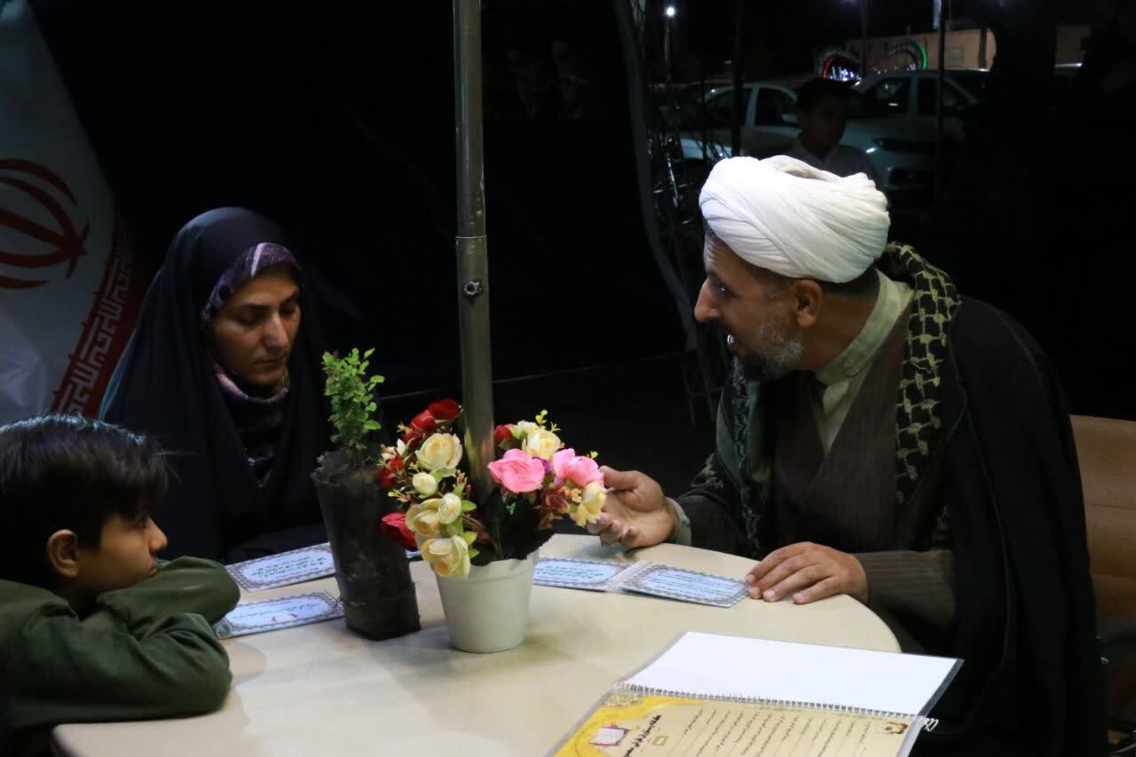 ابتکار طلاب کرمانی با «کافه رستوران قرآنی»/ تغذیه روح با آیات جهاد و بصیرت در ایام جنگ ابتکار طلاب کرمانی با «کافه رستوران قرآنی»/ تغذیه روح با آیات جهاد و بصیرت در ایام جنگ