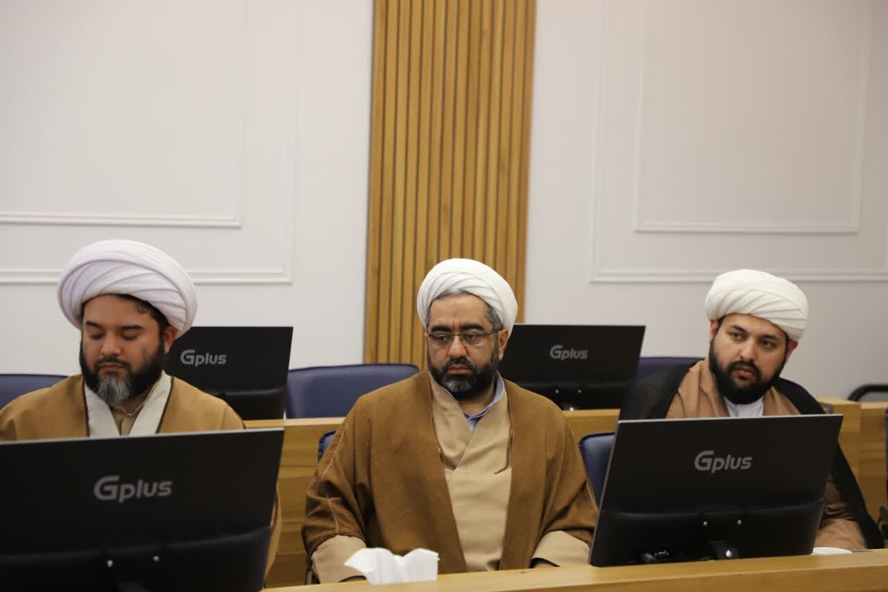 تاکید امام جمعه تبریز بر اهمیت جایگاه حوزههای علمیه و نقش روحانیت در تقویت ارتباط فرهنگی با جامعه+ تصاویر تاکید امام جمعه تبریز بر اهمیت جایگاه حوزههای علمیه و نقش روحانیت در تقویت ارتباط فرهنگی با جامعه+ تصاویر
