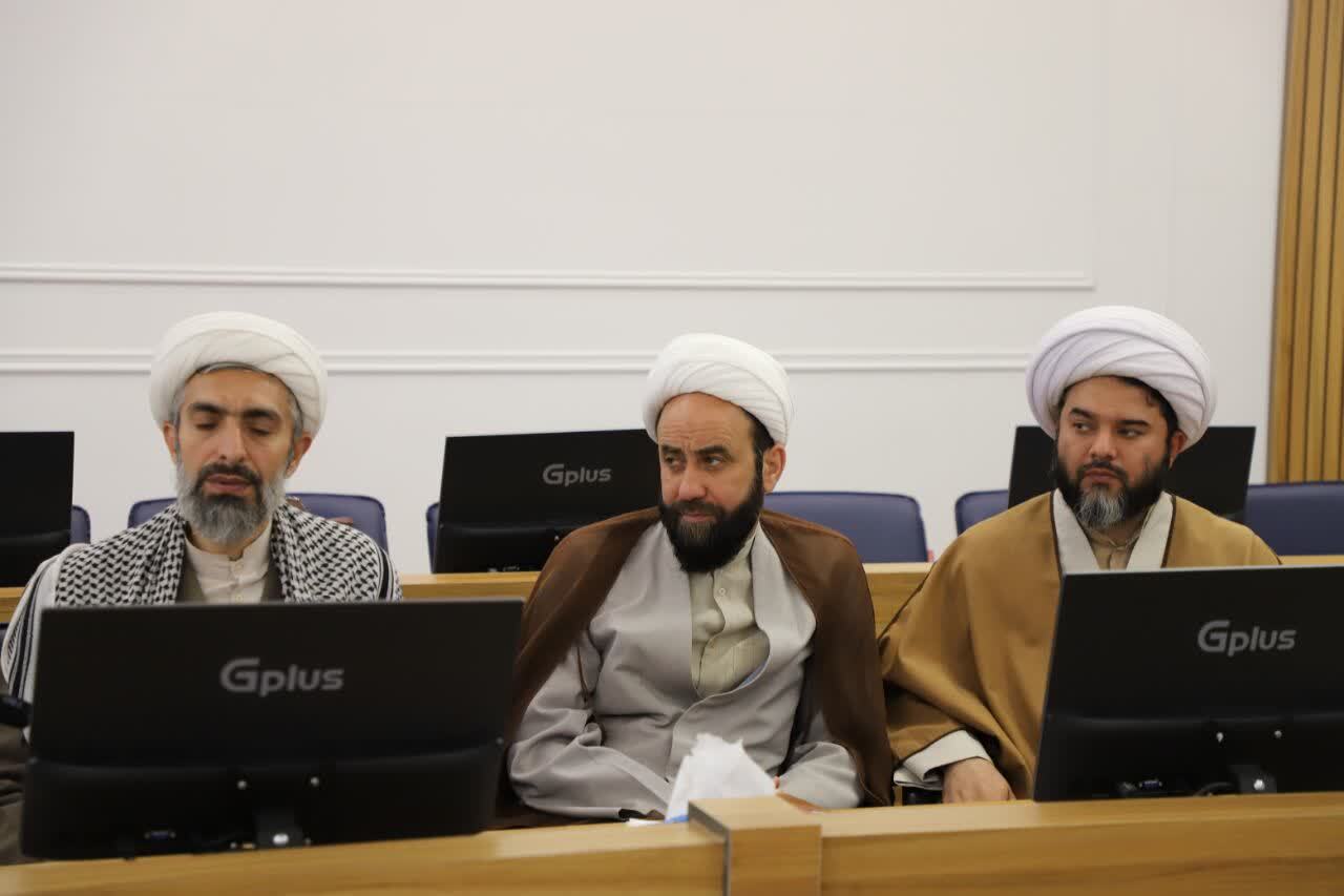تاکید امام جمعه تبریز بر اهمیت جایگاه حوزههای علمیه و نقش روحانیت در تقویت ارتباط فرهنگی با جامعه+ تصاویر تاکید امام جمعه تبریز بر اهمیت جایگاه حوزههای علمیه و نقش روحانیت در تقویت ارتباط فرهنگی با جامعه+ تصاویر