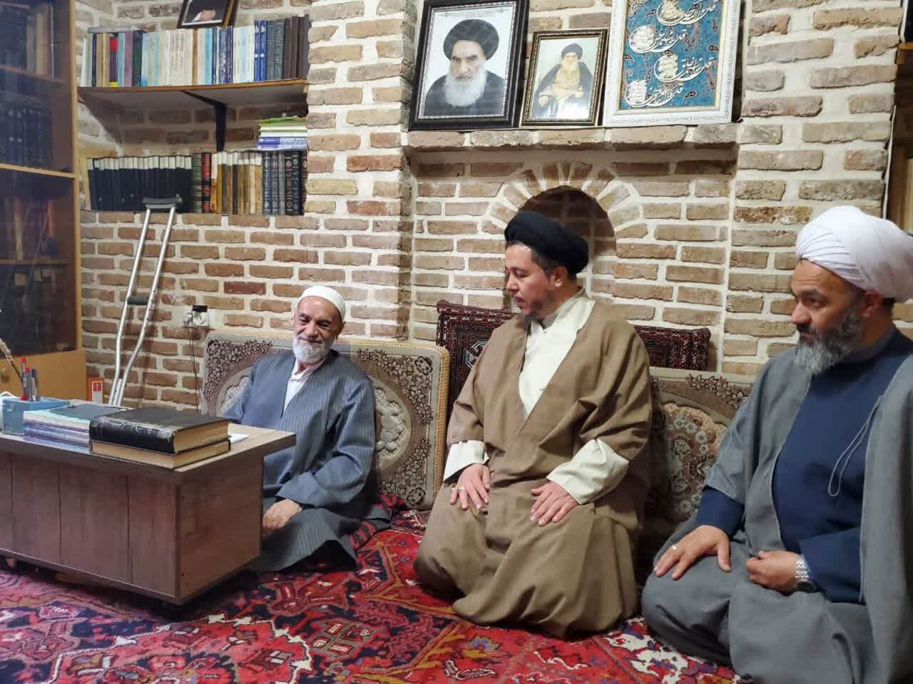 دیدار مدیر مرکز خدمات حوزه‌ علمیه استان با اساتید پیشکسوت حوزه به مناسبت روز معلم+ تصاویر