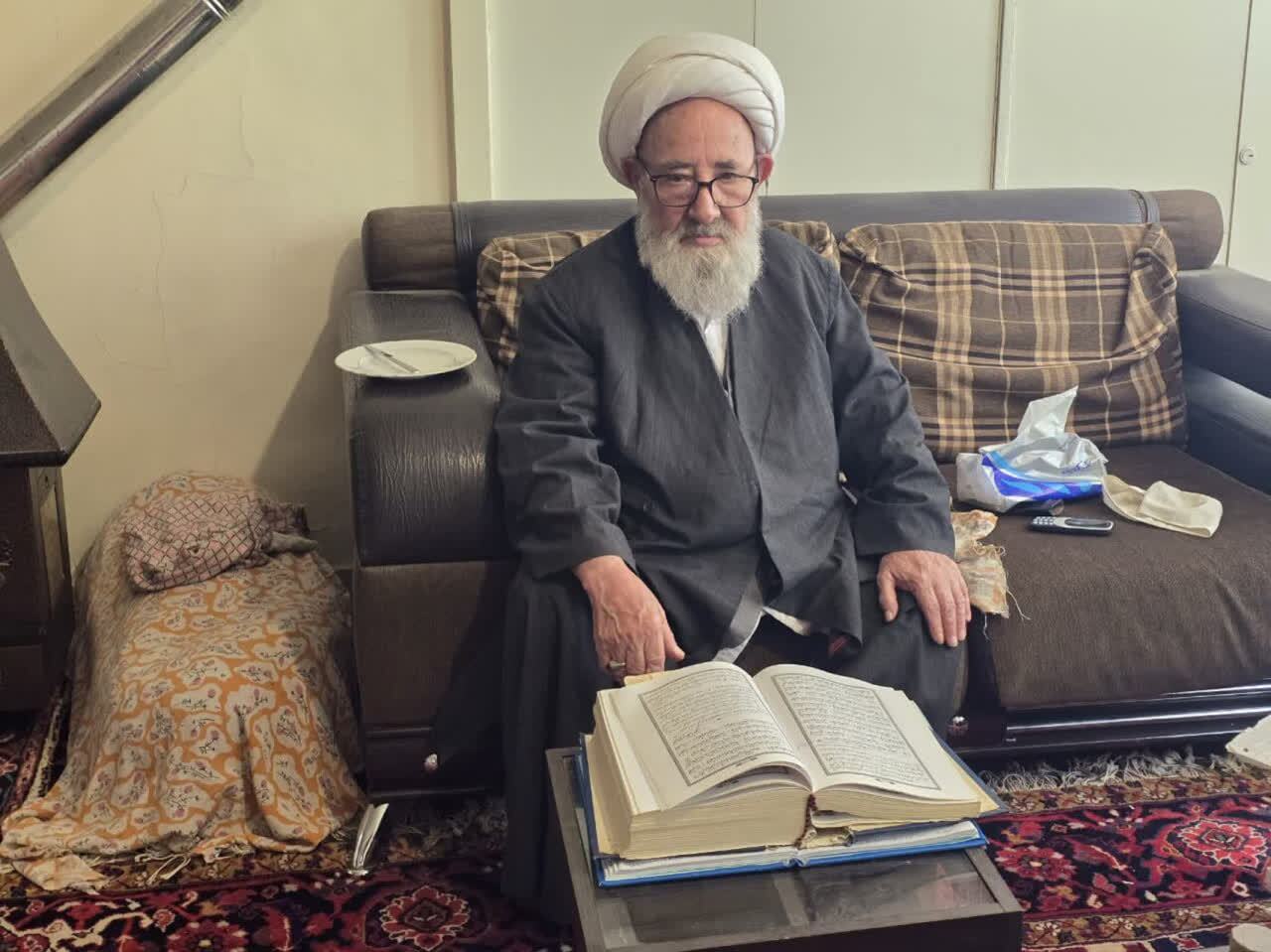 دیدار مدیر مرکز خدمات حوزه‌ علمیه استان با اساتید پیشکسوت حوزه به مناسبت روز معلم+ تصاویر