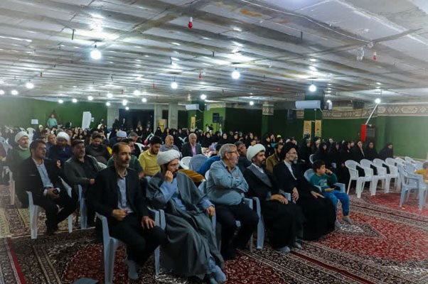 رونمایی از انتشارات «امیرمومنان» در کاشان + عکس