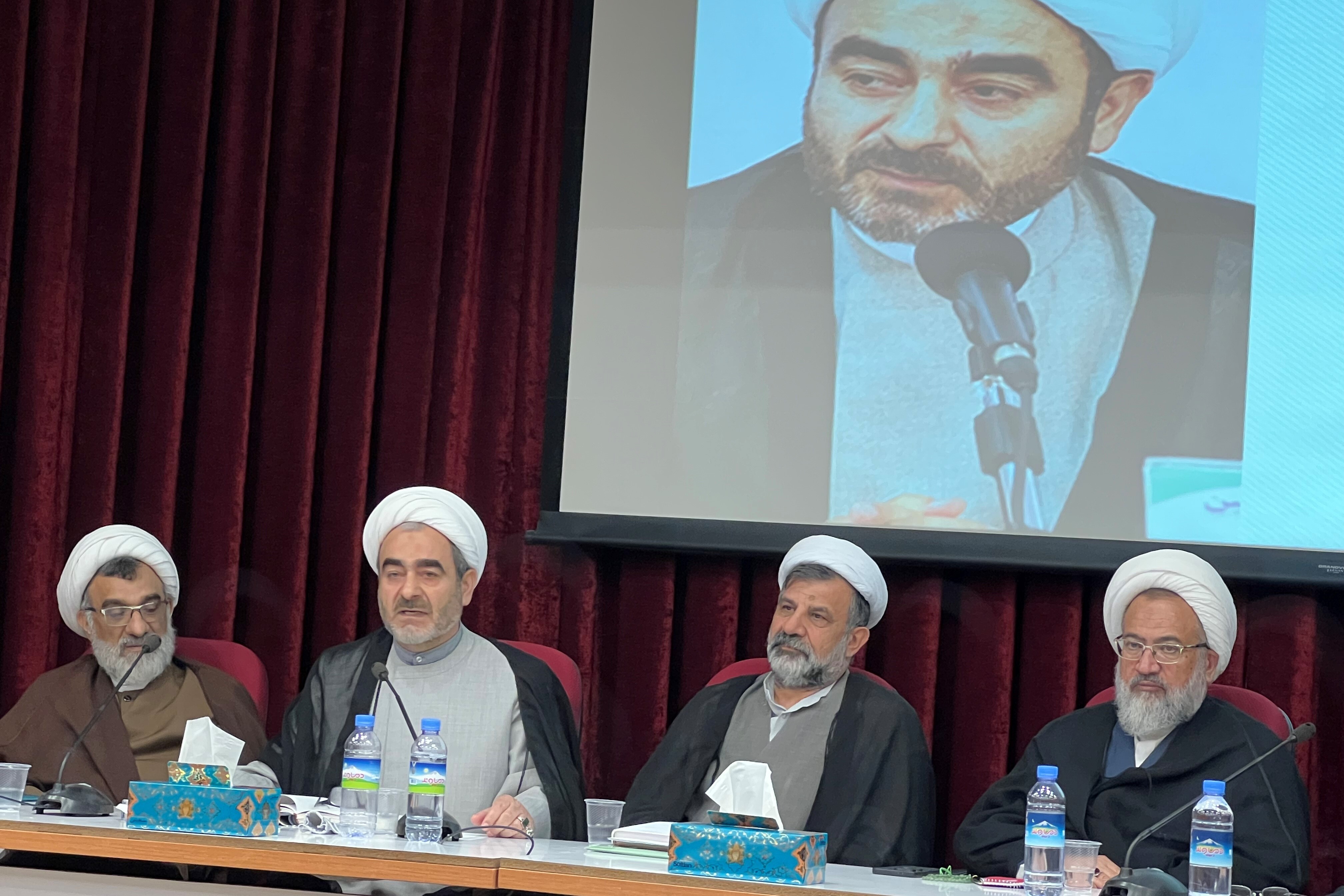 گزارشی از برگزاری بزرگداشت مقام علمی فقیه نواندیش آیت‌الله العظمی محمد ابراهیم جناتی+عکس