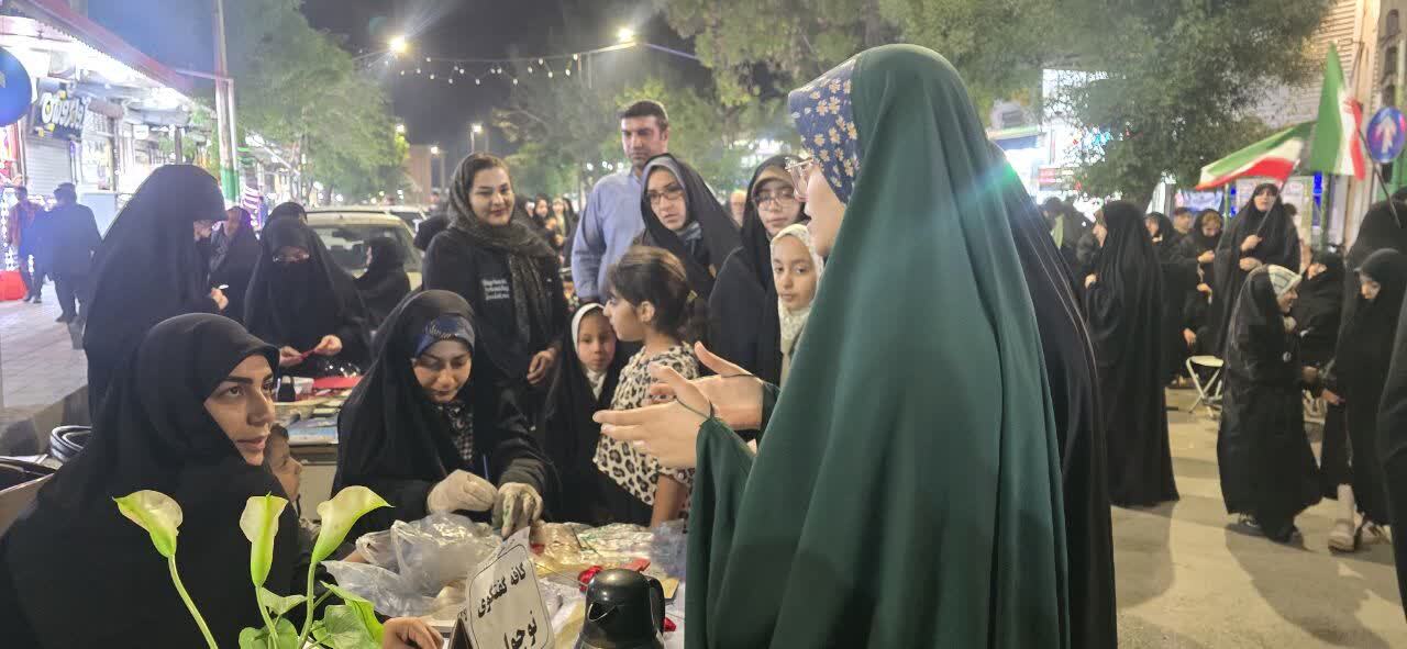 تداوم فعالیت موکب «شجره طیبه» حوزه علمیه خواهران بناب در میدان امام حسین+ تصاویر