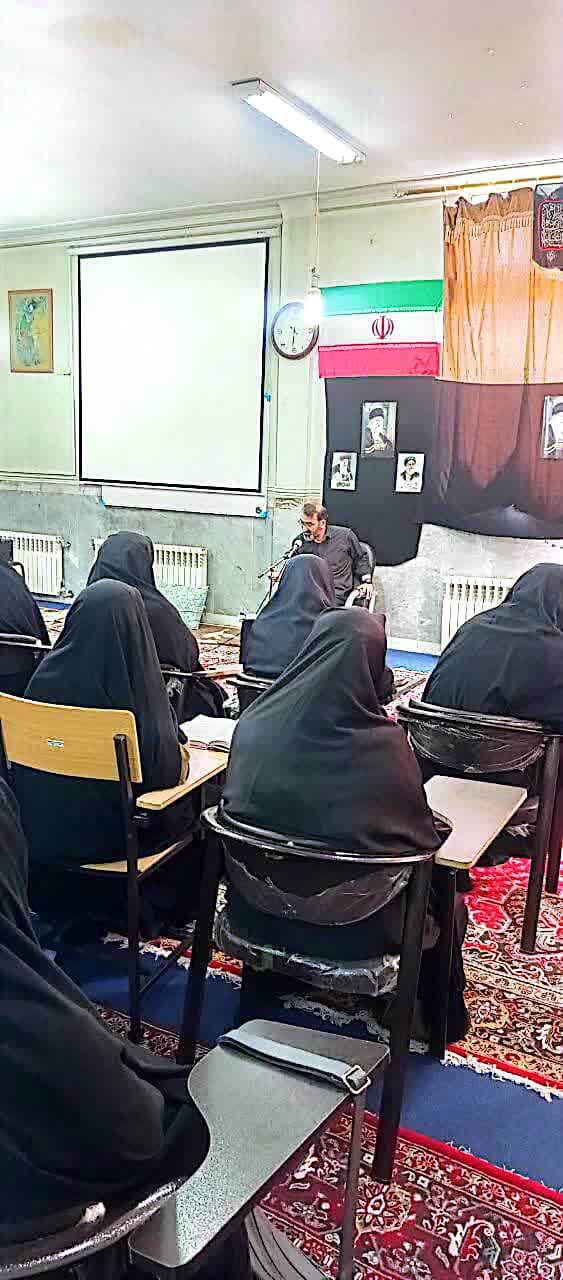برگزاری نشست تخصصی «تحلیل مسائل جنگی و اهداف آتشبس» در حوزه علمیه خواهران میانه+ تصاویر برگزاری نشست تخصصی «تحلیل مسائل جنگی و اهداف آتشبس» در حوزه علمیه خواهران میانه+ تصاویر