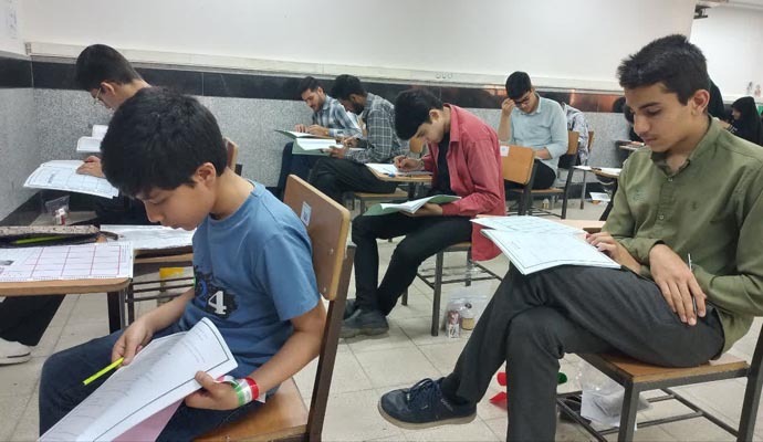 مرحله کتبی بیستمین دوره ارزیابی و اعطای مدرک تخصصی به حافظان قرآن کریم در کاشان برگزار شد مرحله کتبی بیستمین دوره ارزیابی و اعطای مدرک تخصصی به حافظان قرآن کریم در کاشان برگزار شد