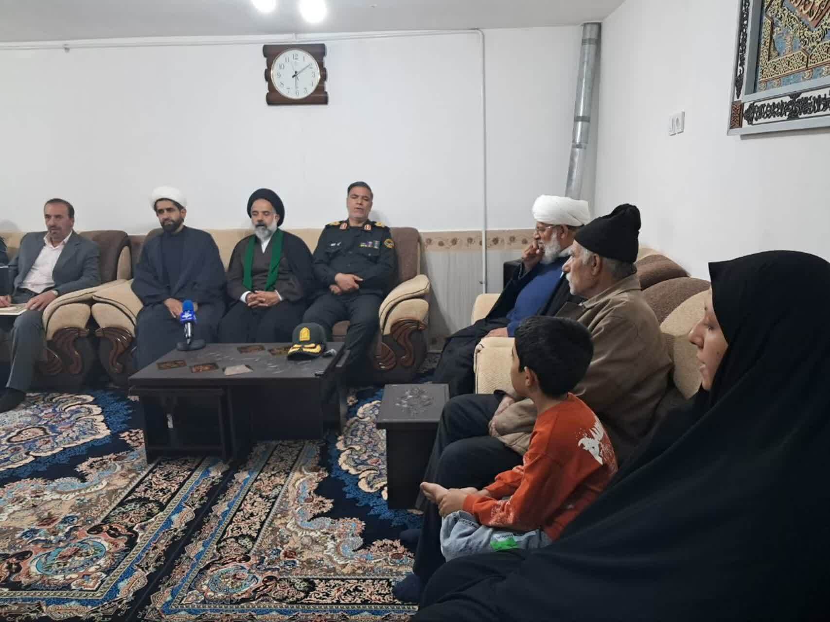 گزارشی از سفر رئیس عقیدتی سیاسی فراجا به چهارمحال و بختیاری گزارشی از سفر رئیس عقیدتی سیاسی فراجا به چهارمحال و بختیاری