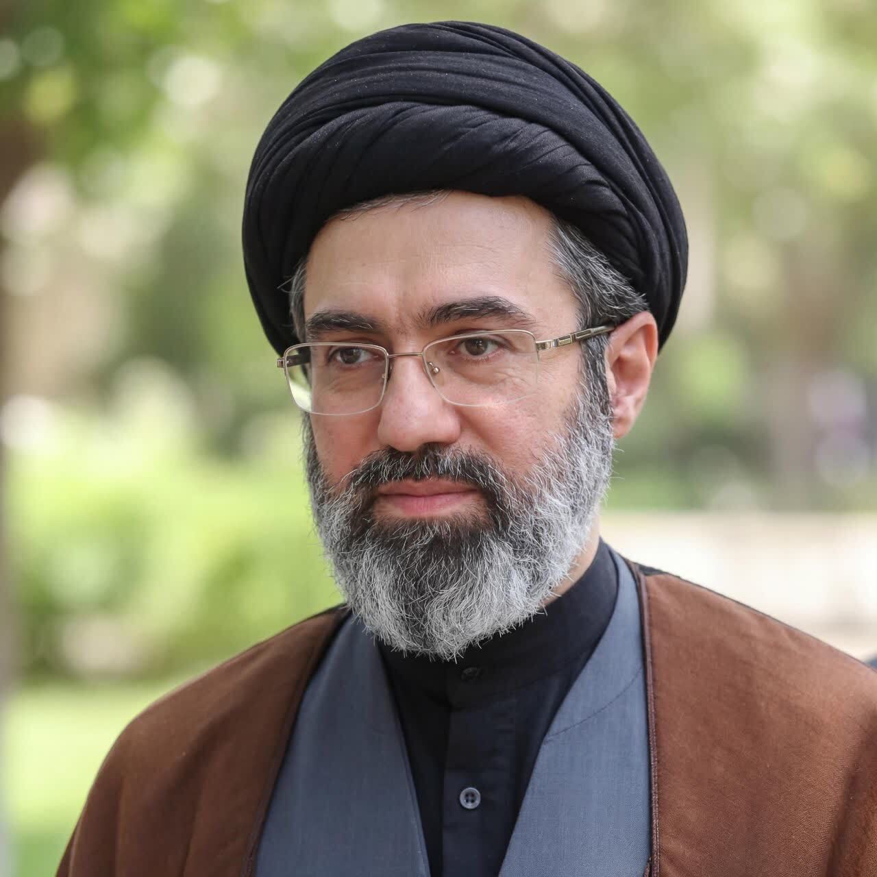 ناگفتههای جلسه انتخاب رهبر سوم انقلاب/ چرخه حکمرانی روان است ناگفتههای جلسه انتخاب رهبر سوم انقلاب/ چرخه حکمرانی روان است