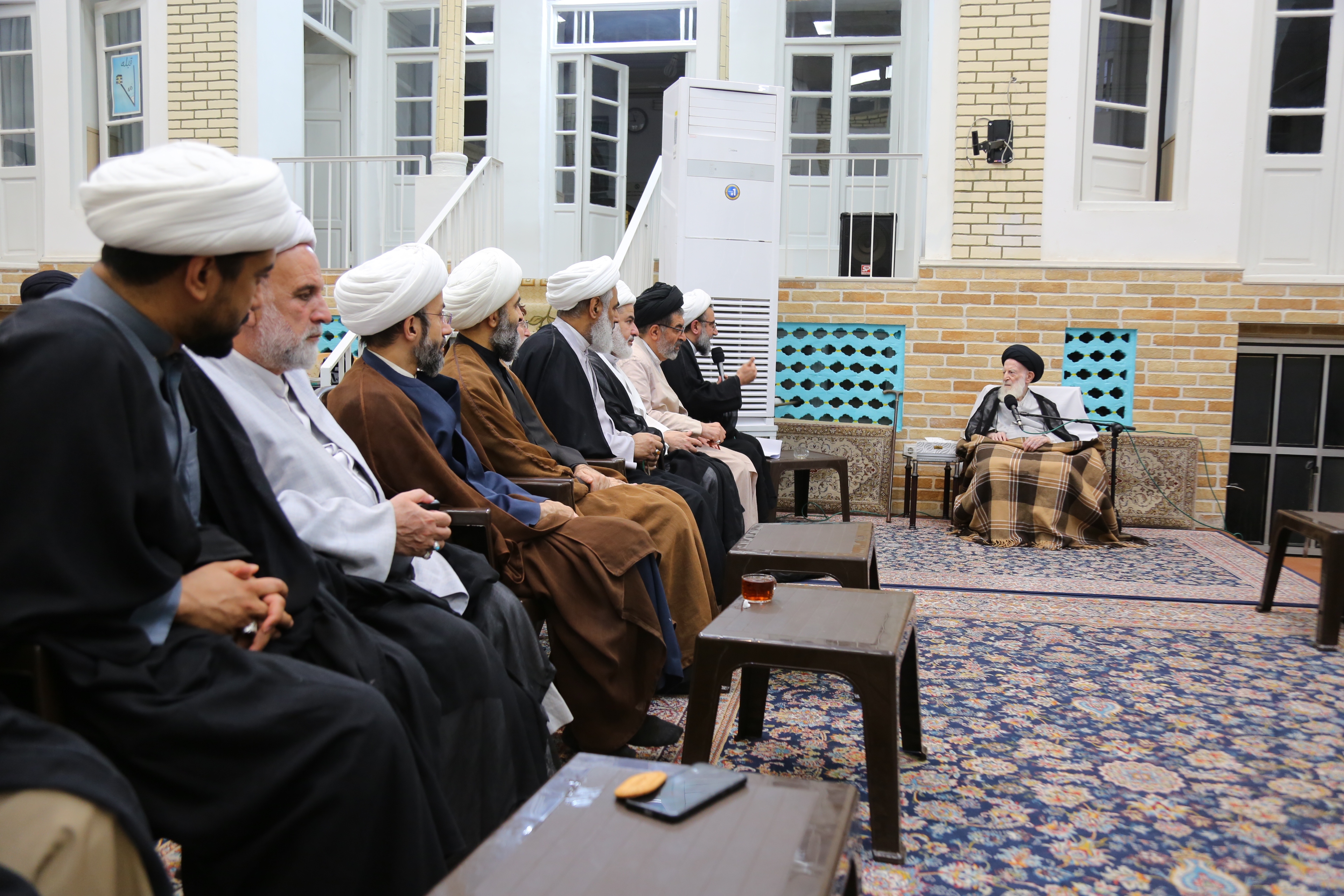 دیدار علمای فعال کشور بحرین با آیت الله شبیری زنجانی