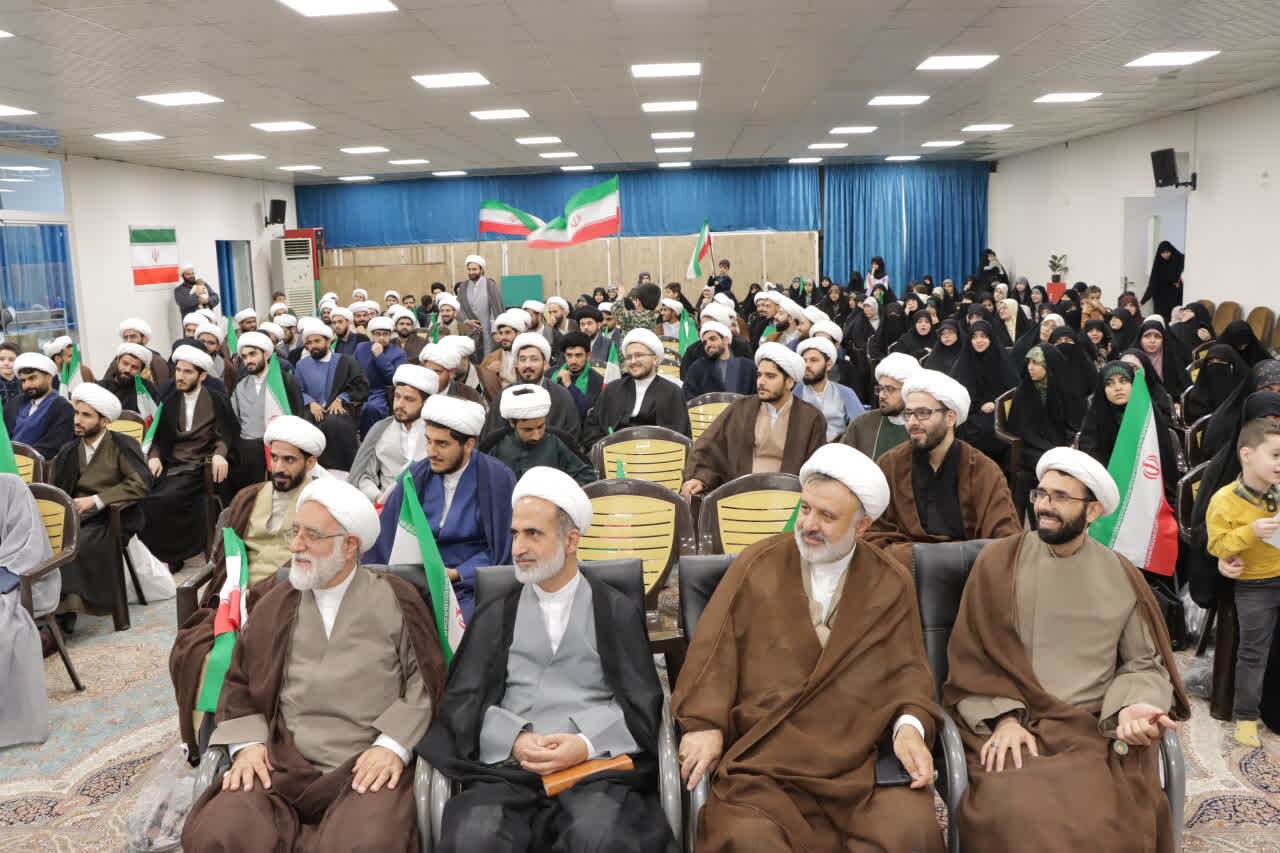 همایش تلبس «ردای بهشتی» ویژه طلاب جدیداللباس قم در جمکران برگزار شد