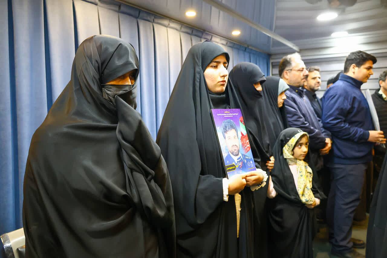 اجتماع مردمی تبریز در بزرگداشت رهبر شهید امت و تجدید بیعت با رهبر معظم انقلاب+ تصاویر اجتماع مردمی تبریز در بزرگداشت رهبر شهید امت و تجدید بیعت با رهبر معظم انقلاب+ تصاویر