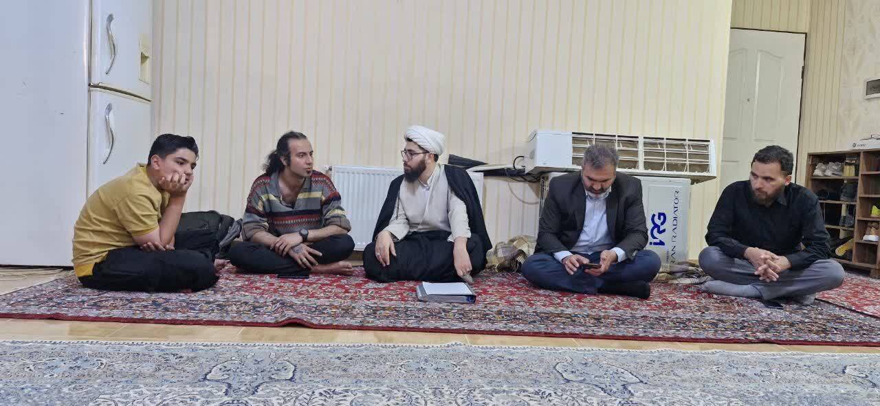 حمایت مدرسه علمیه خواهران صادقیه تبریز از خانواده آسیب‌دیده «جنگ رمضان»+ تصاویر