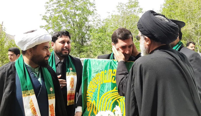 کاروان زیر سایه خورشید به نطنز شهر اولیا الله رسید کاروان زیر سایه خورشید به نطنز شهر اولیا الله رسید
