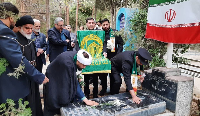 کاروان زیر سایه خورشید به نطنز شهر اولیا الله رسید کاروان زیر سایه خورشید به نطنز شهر اولیا الله رسید