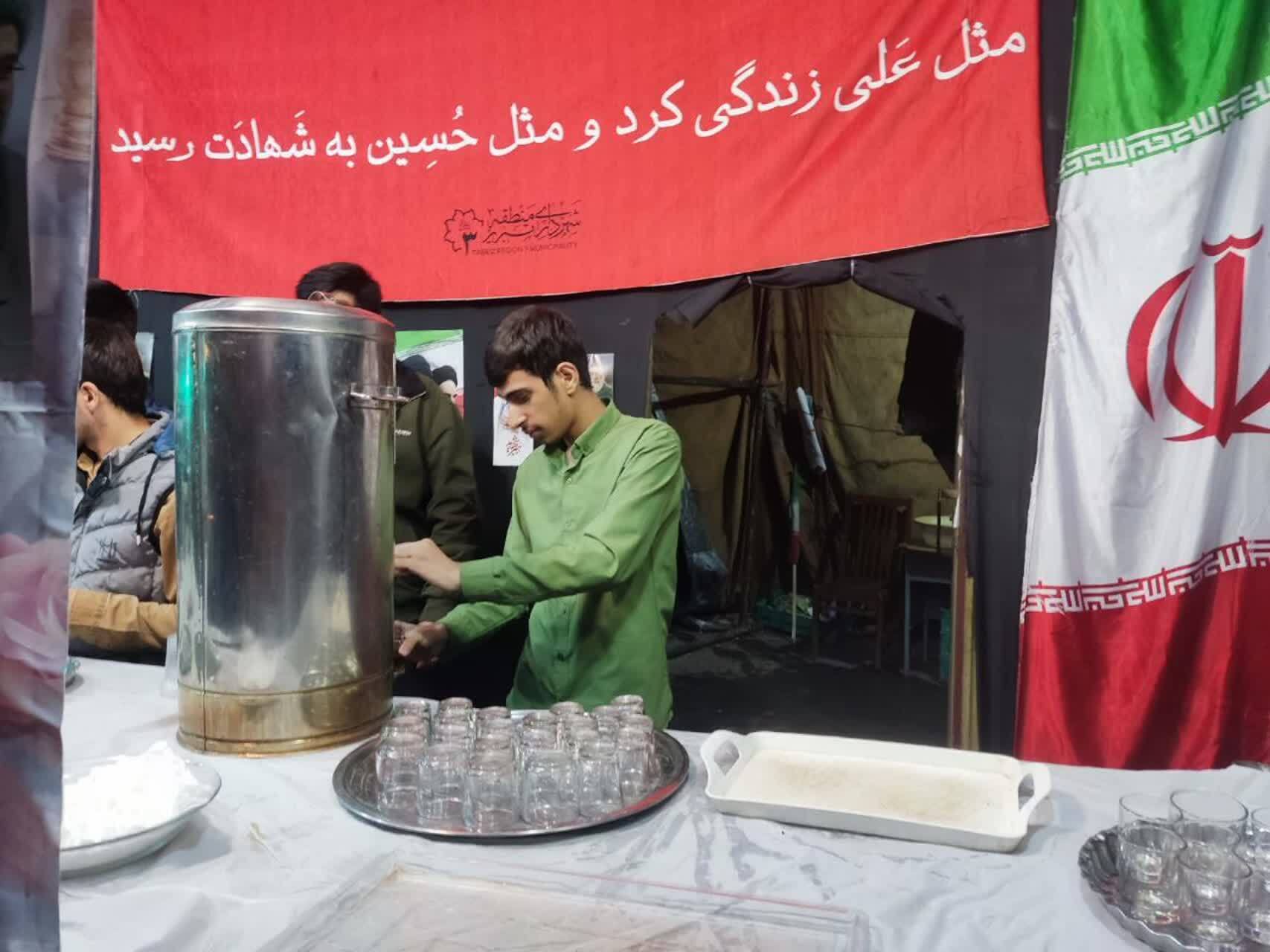ادامه برپایی موکب سیدالشهدا انقلاب مدرسه علمیه امیرالمؤمنین
