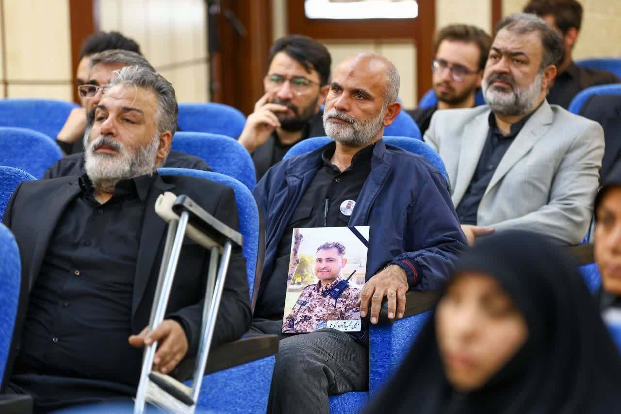 تجلیل از خانوادههای شهدای اقتدار در تبریز+ تصاویر تجلیل از خانوادههای شهدای اقتدار در تبریز+ تصاویر