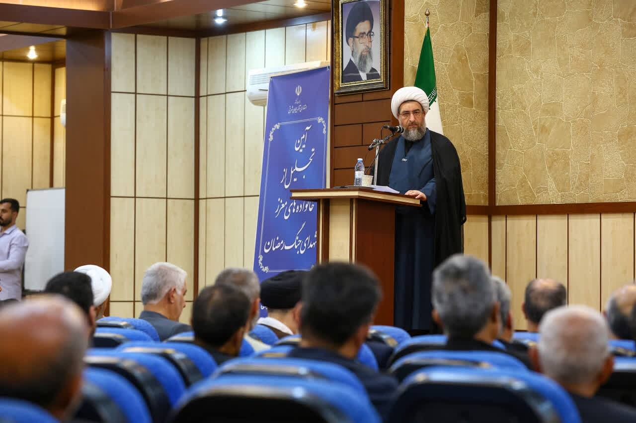 تجلیل از خانوادههای شهدای اقتدار در تبریز+ تصاویر تجلیل از خانوادههای شهدای اقتدار در تبریز+ تصاویر