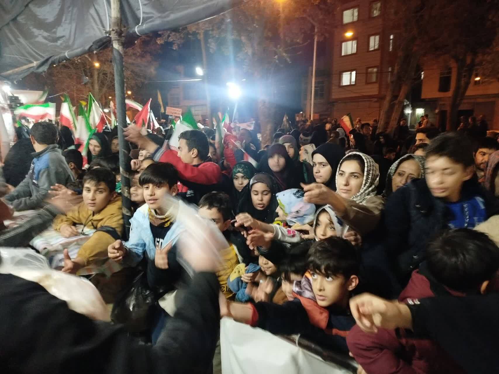 برپایی موکب جهادی منالقلوب حوزه امام صادق+ تصاویر برپایی موکب جهادی منالقلوب حوزه امام صادق+ تصاویر