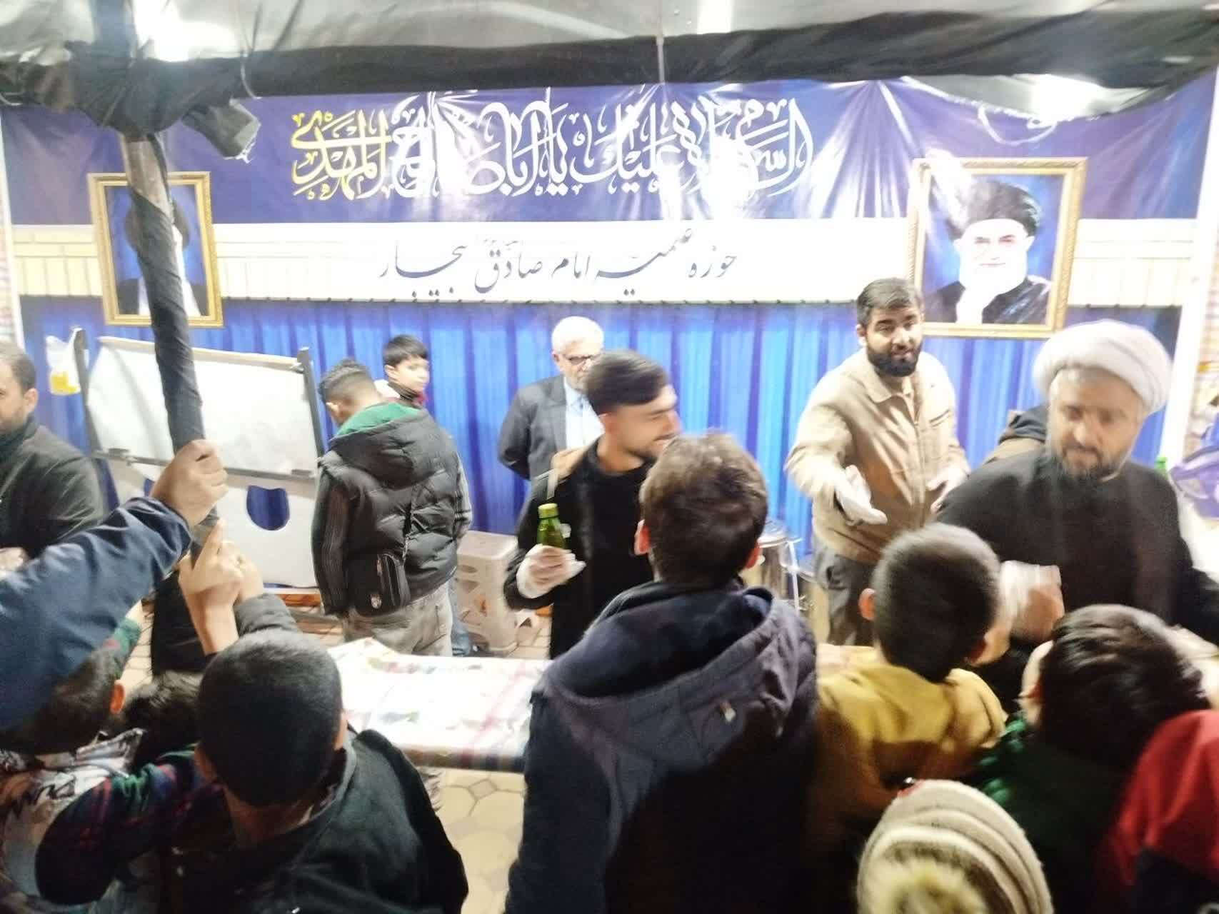 برپایی موکب جهادی منالقلوب حوزه امام صادق+ تصاویر برپایی موکب جهادی منالقلوب حوزه امام صادق+ تصاویر