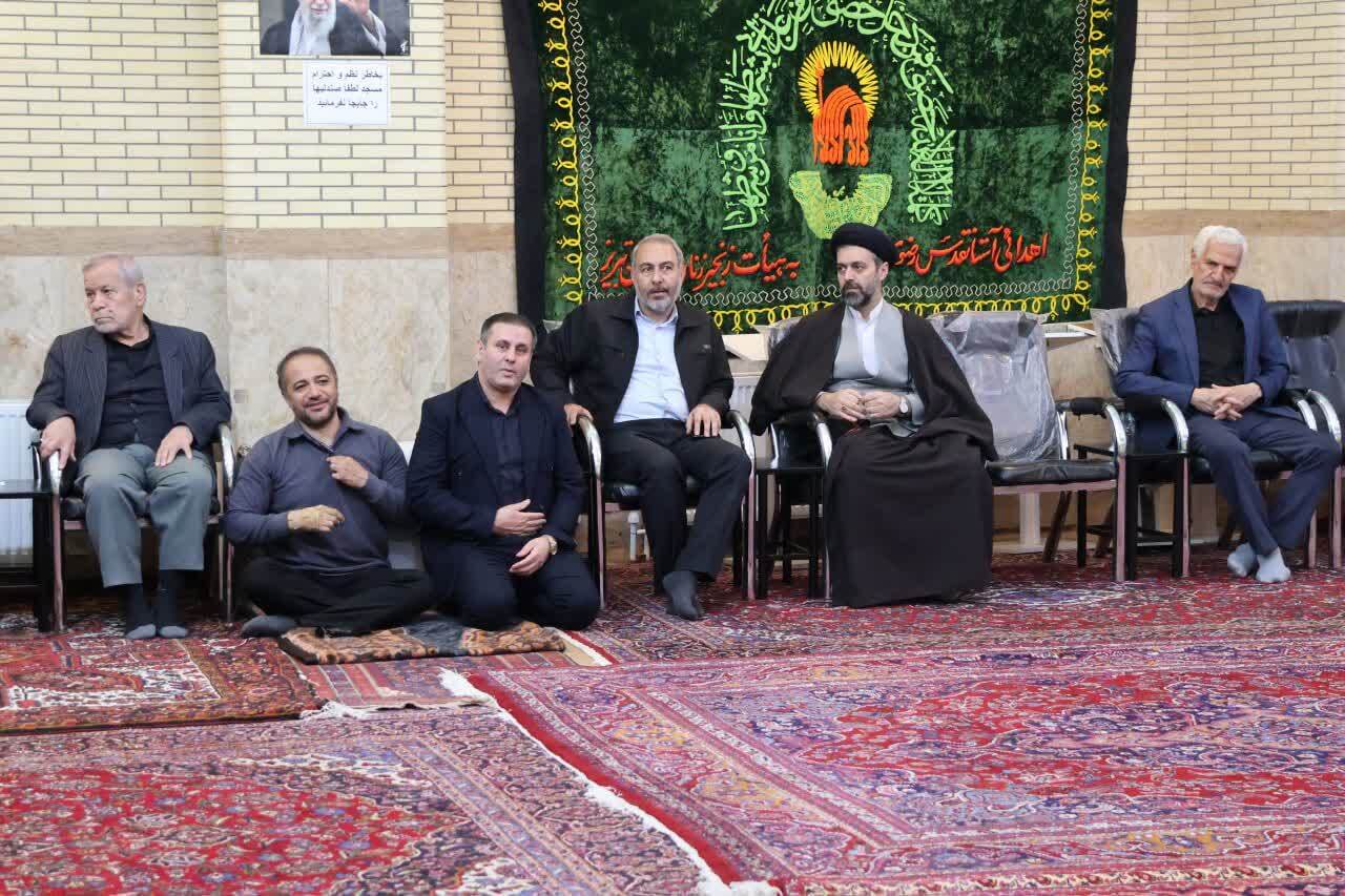 تجلیل از خادمان کاروانهای زیارتی آذربایجان شرقی تجلیل از خادمان کاروانهای زیارتی آذربایجان شرقی