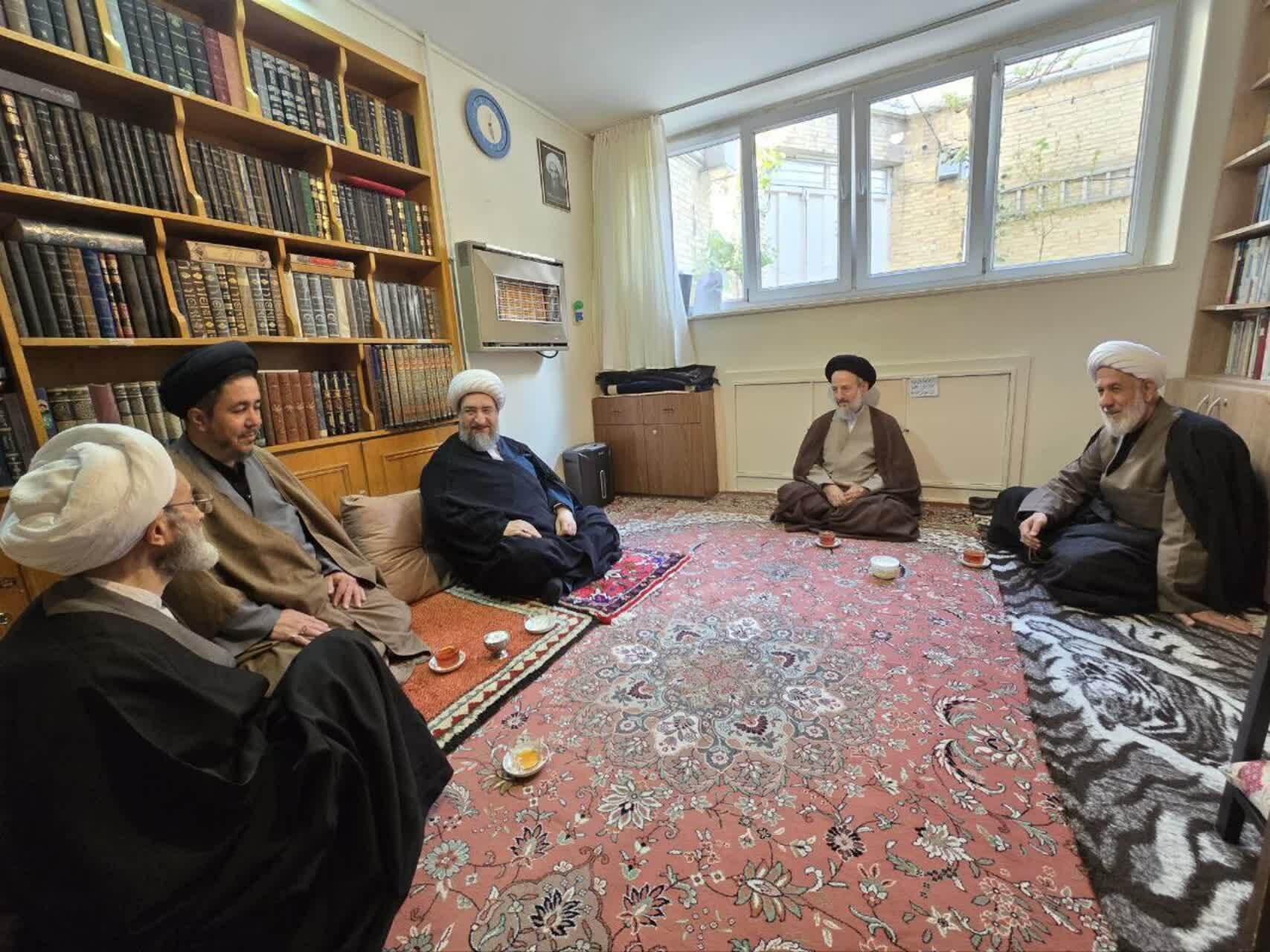 تأکید امام جمعه تبریز بر تکریم علمای پیشکسوت+ تصاویر تأکید امام جمعه تبریز بر تکریم علمای پیشکسوت+ تصاویر