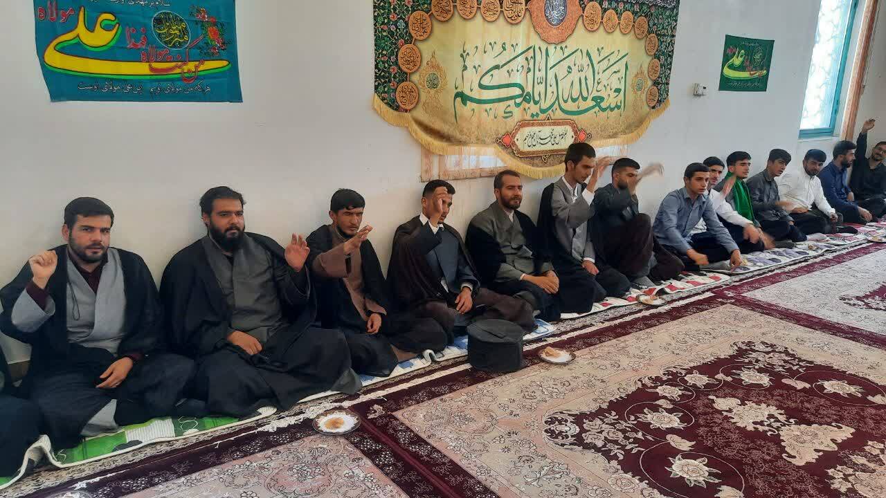 پادزهر سمپاشیهای دشمن «تبیین» است؛ رسالت مهم روحانیت در آگاهسازی جامعه پادزهر سمپاشیهای دشمن «تبیین» است؛ رسالت مهم روحانیت در آگاهسازی جامعه