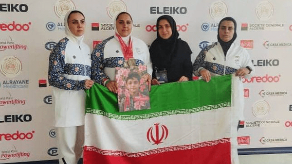 بانوی ورزشکار چهارمحال و بختیاری مدالش را به دانشآموز مفقودالاثر مینابی تقدیم کرد بانوی ورزشکار چهارمحال و بختیاری مدالش را به دانشآموز مفقودالاثر مینابی تقدیم کرد