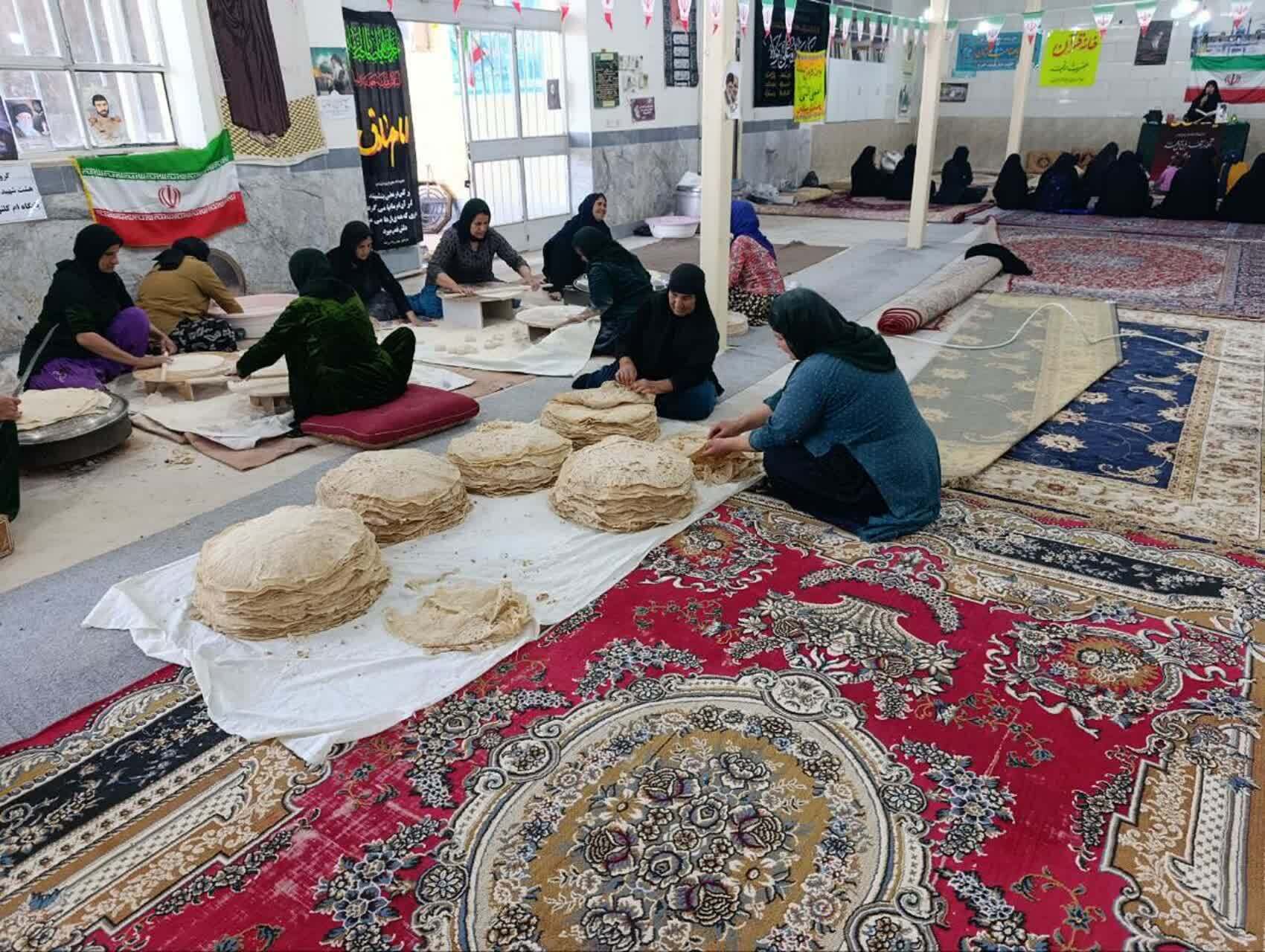 روایت جهاد زنانه پای تنور نان؛ بانوان روستا پای کار وطن آمدند روایت جهاد زنانه پای تنور نان؛ بانوان روستا پای کار وطن آمدند