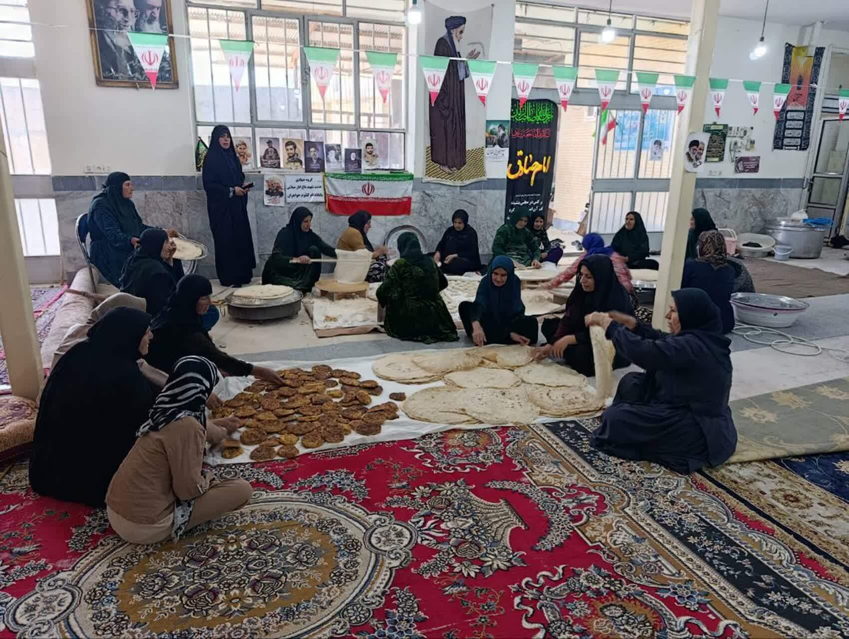 روایت جهاد زنانه پای تنور نان؛ بانوان روستا پای کار وطن آمدند روایت جهاد زنانه پای تنور نان؛ بانوان روستا پای کار وطن آمدند