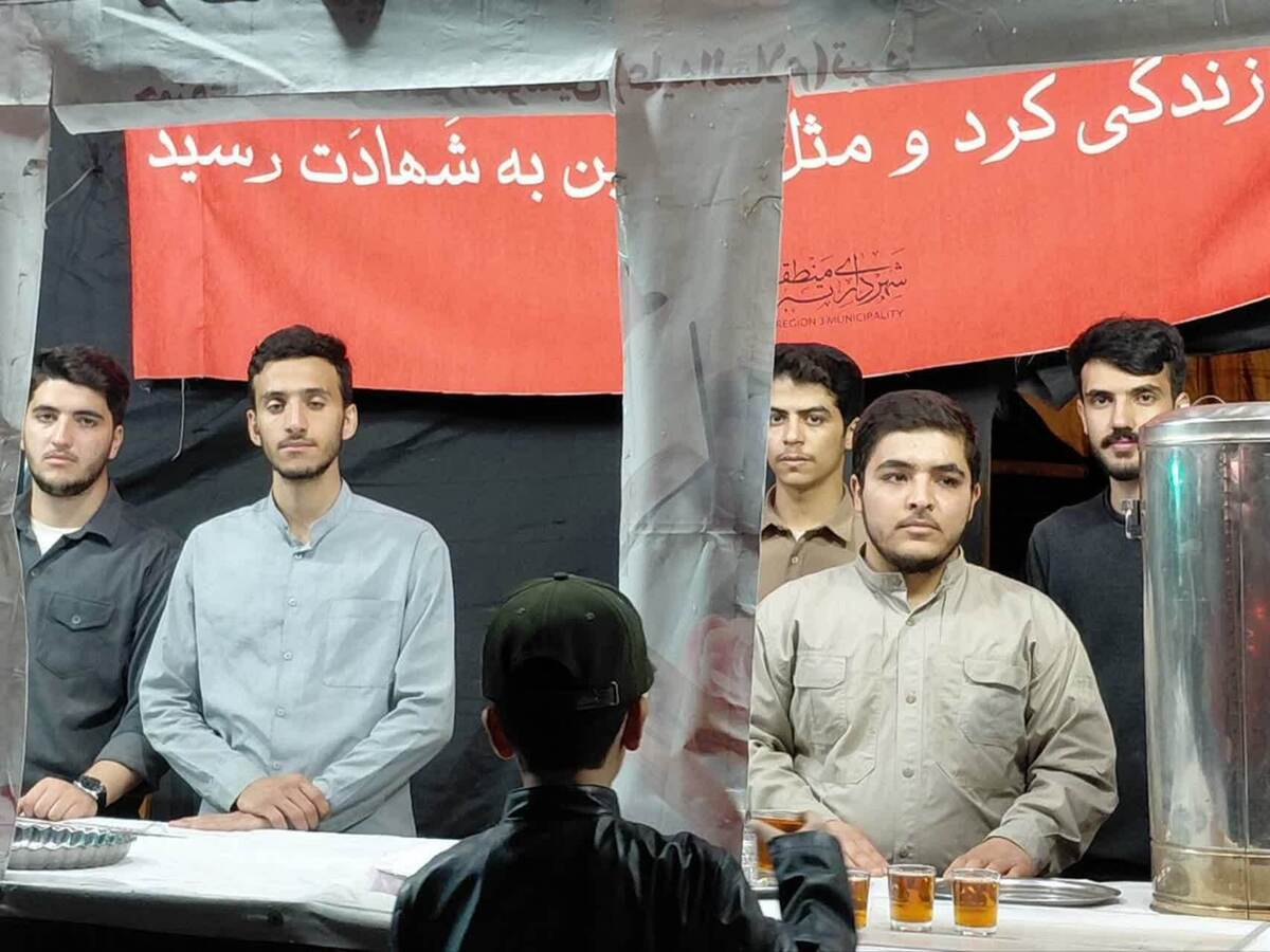 ادامه فعالیت موکب سیدالشهدای انقلاب طلاب تبریزی