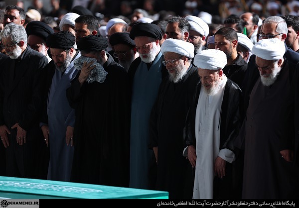 اینجا همه دریاست...