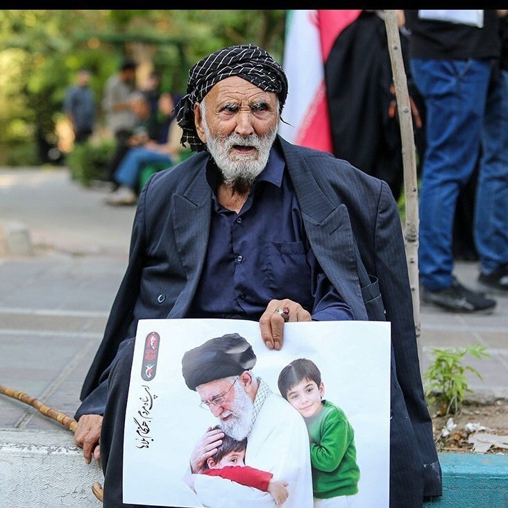 مم / حماسهای به وسعت نسلها؛ فرزندانمان را به آغوش تاریخ بیاوریم مم / حماسهای به وسعت نسلها؛ فرزندانمان را به آغوش تاریخ بیاوریم