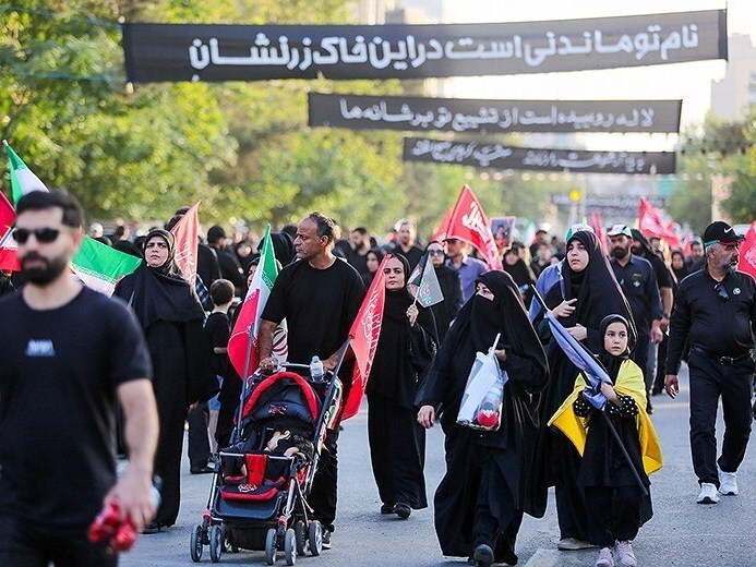 مم / حماسهای به وسعت نسلها؛ فرزندانمان را به آغوش تاریخ بیاوریم مم / حماسهای به وسعت نسلها؛ فرزندانمان را به آغوش تاریخ بیاوریم