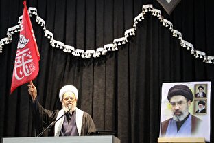 بدرقه چند ده میلیونی امام شهید عزمی الهی برای تحقیر شیطان بزرگ بود