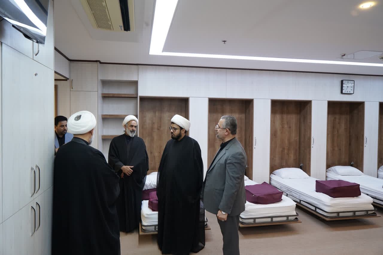 بازدید رئیس مرکز خدمات حوزه از مواکب و اماکن اسکان زائرین رضوی و عزاداران امام شهید بازدید رئیس مرکز خدمات حوزه از مواکب و اماکن اسکان زائرین رضوی و عزاداران امام شهید