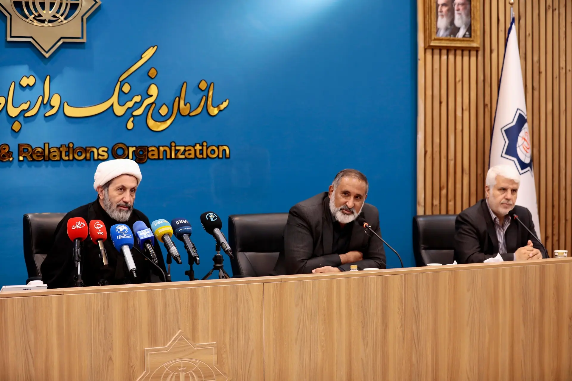 دریافت دو هزار قطعه ادبی در رثای رهبر شهید از شعرای ۴۰ کشور جهان دریافت دو هزار قطعه ادبی در رثای رهبر شهید از شعرای ۴۰ کشور جهان