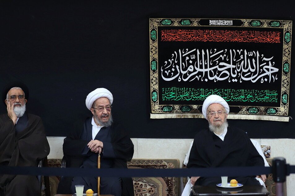 مراسم روز تاسوعا با حضور مراجع تقلید برگزار شد مراسم روز تاسوعا با حضور مراجع تقلید برگزار شد