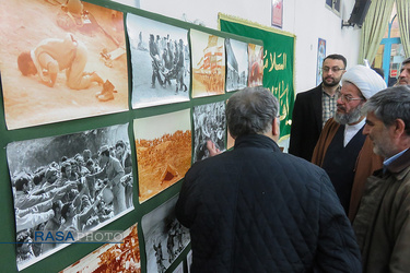 بازدید حجت الاسلام والمسلمین محمد حسن رستمیان مدیر حوزه علمیه استان سمنان از نمایشگاه چهل سالگی انقلاب اسلامی واحد کودک و نوجوان