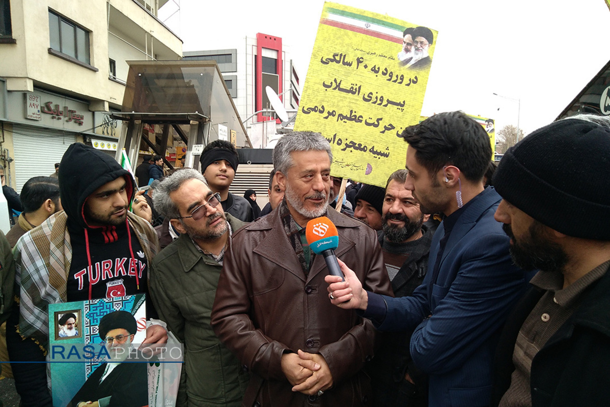 حضور امیر دریادار سیاری معاون هماهنگ‌کننده ارتش جمهوری اسلامی ایران در راهپیمایی ۲۲ بهمن