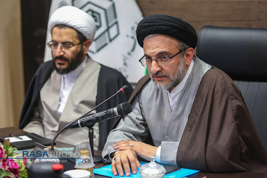 نشست حجت الاسلام خاموشی نماینده، ولی فقیه و ریاست سازمان اوقاف و امور خیریه با خطبا برجسته کشور