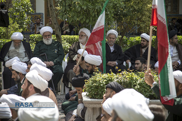 تجمع طلاب حوزه علمیه مروی تهران در حمایت از سپاه